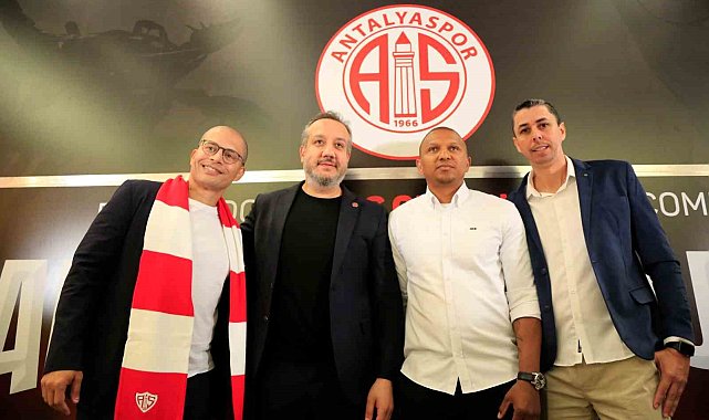 Alex de Souza, Antalyaspor ile 2 yıllık sözleşme imzaladı