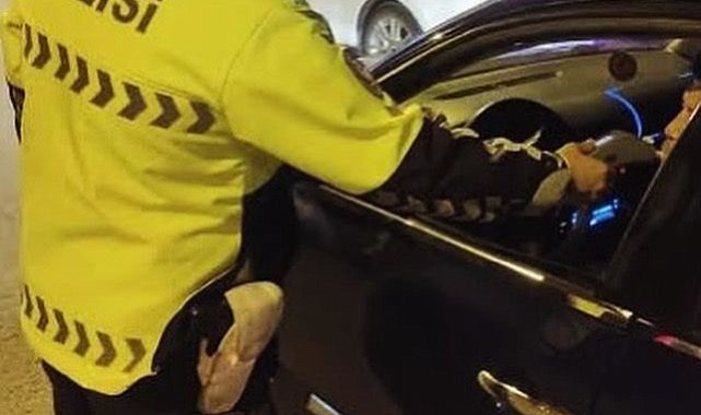 Alkollü sürücü hem ehliyetinden oldu hem de para cezasına çarptırıldı