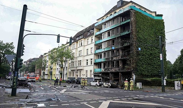 Almanya'da apartmanda patlama: 3 ölü