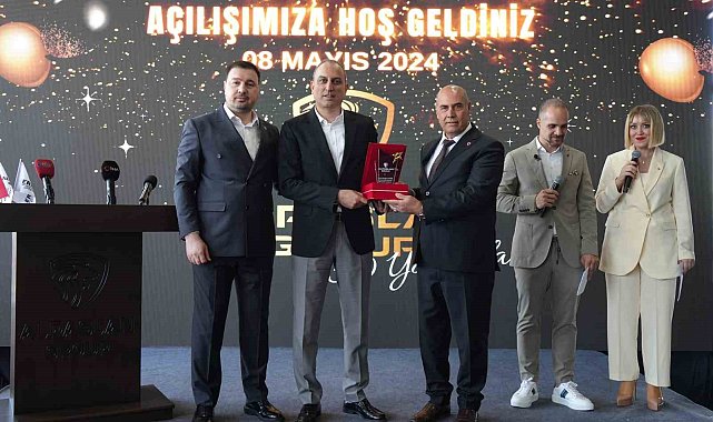 Alparslan Group'tan çiftçilere muhteşem showroom
