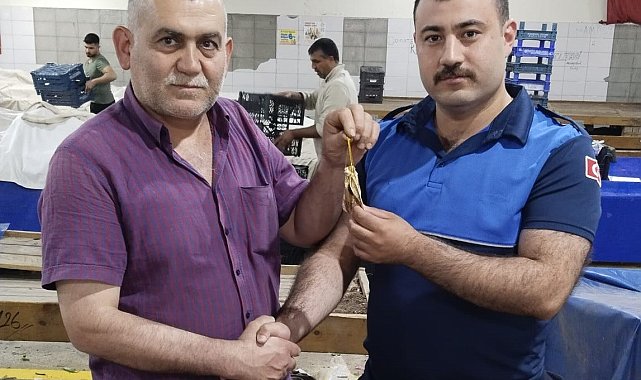 Amasya'da pazarda kaybolan altın kesesini pazarcı Hasan Kalburcu buldu