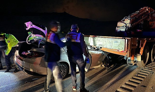 Amasya'da vinçle otomobil çarpıştı: 1 ölü