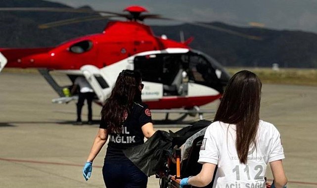 Ambulans helikopter yaşlı hasta için havalandı