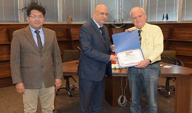 Anadolu Üniversitesi'nde kültür söyleşilerine Prof. Dr. Halil Berktay konuk oldu