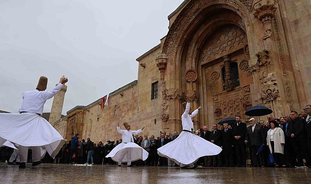 Anadolu'nun El Hamrası 9 yıllık hasretin sonunda ibadete açıldı