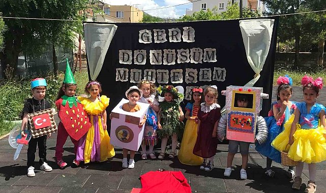 Anaokulu miniklerinden mankenlere taş çıkartan defile