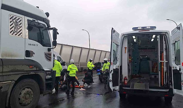 Anneler Günü için çiçek siparişi götüren kuryeye kamyon çarptı