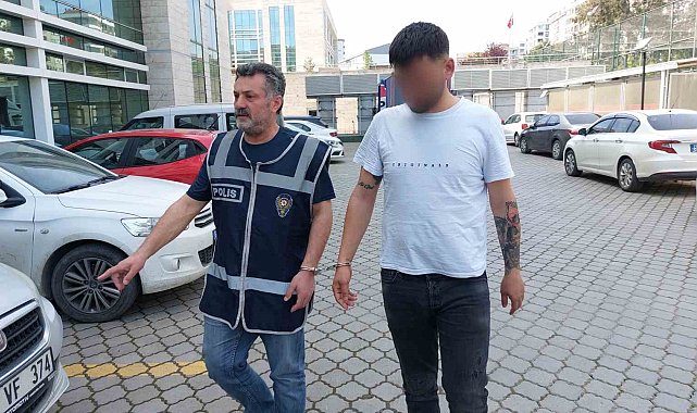 Annesine bıçak çeken genç tutuklandı