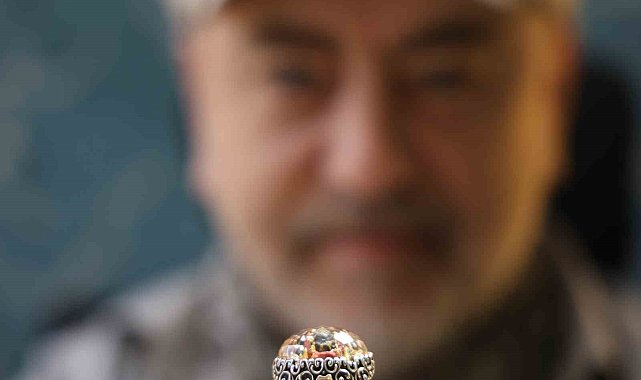 Annesini dinledi tarihi mekanları sığdırdığı yüzüklerle dünyaya açıldı
