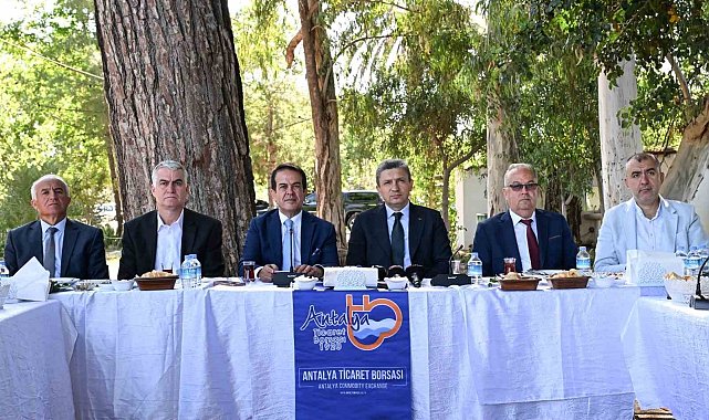 Antalya Valisi'nden 'Zeytinpark' çağrısı: "Yeşil alan olarak mühürleyip son kaleyi kurtaralım"