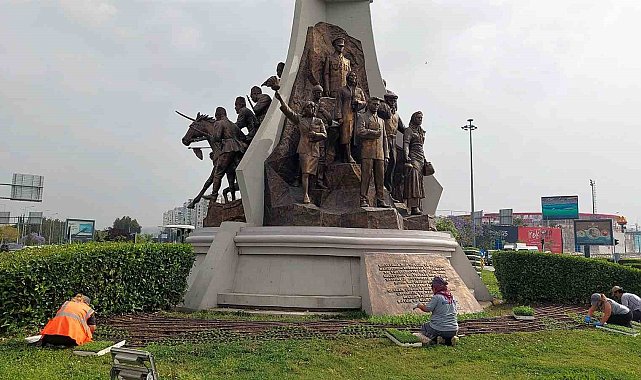 Antalya yazlık çiçeklerle rengarenk olacak