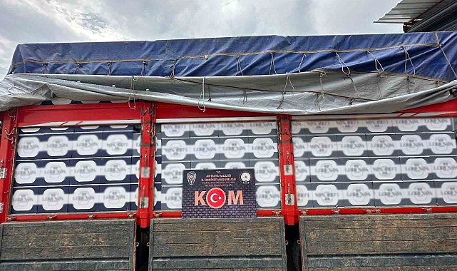 Antalya'da kamyonda 8 milyon adet boş makaron ele geçirildi