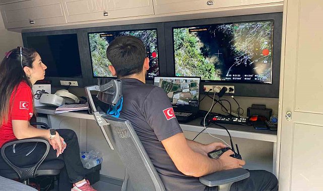 Antalya&#039;da sulama kanalına düşen araçtaki 9 yaşındaki çocuğu arama çalışmaları sürüyor