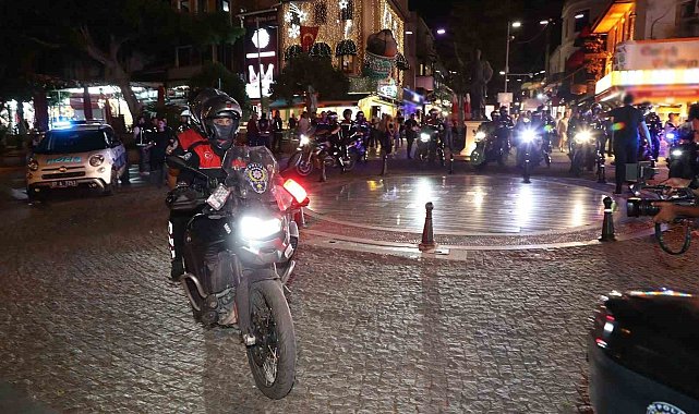 Antalya'ya huzur havadan, karadan ve denizden 4 bin polisle geldi