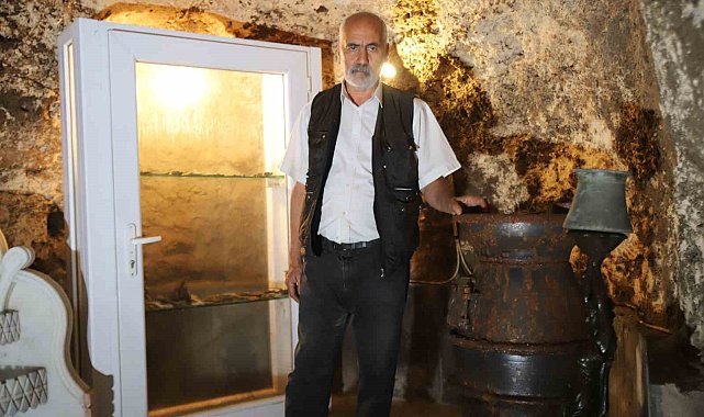 Antika dolu müzenin altında binlerce yıllık hamam mağarasını keşfetti