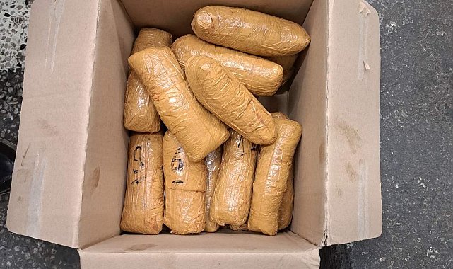 Arabanın boşluklarına gizlenen 6 kilo eroin ele geçirildi