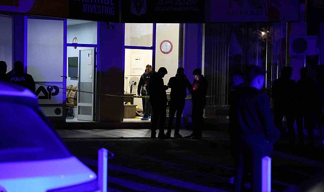 Arkadaşının birini öldürdü, diğerini yaraladı