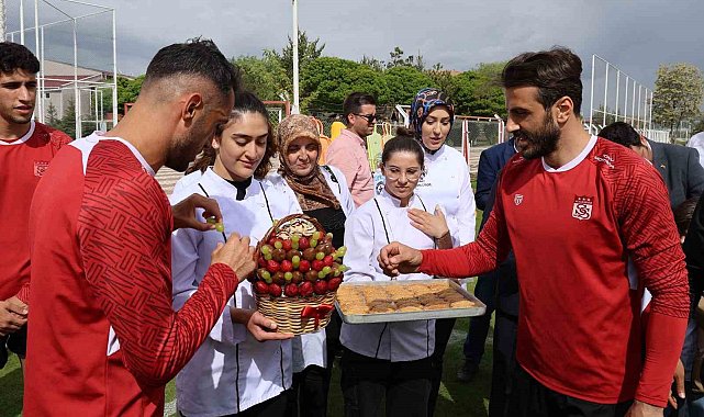 Aşçılardan, Sivasspor'a tatlı dopingi