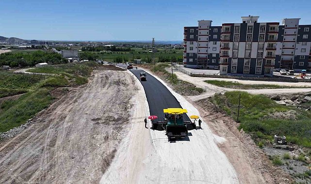 Asfalt serim çalışmaları hızla devam ediyor