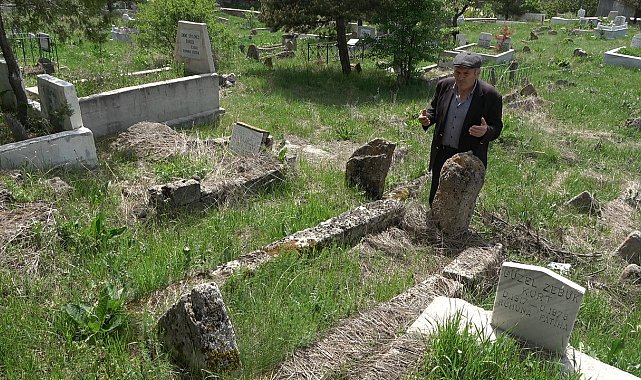 Asırlık meçhul mezar gizemini koruyor