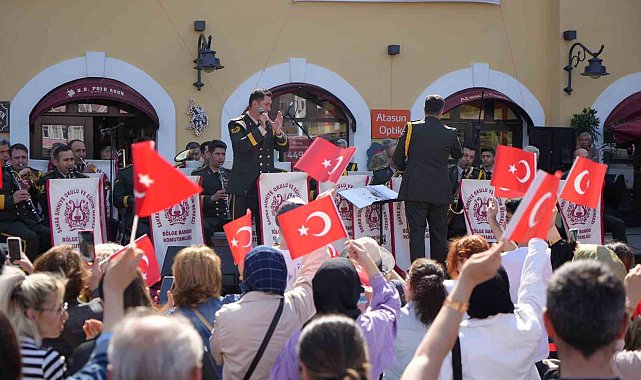 Askeri bandodan 19 Mayıs konseri