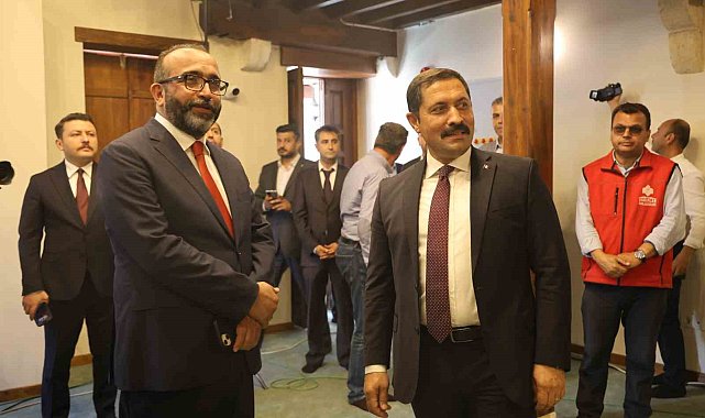 Asrın felaketinde hasar alan 500 yıllık tarihi cami ibadete açıldı