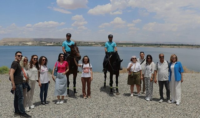 Atlı jandarma birlikleri turistik yerlerde devriye görevi icra etti