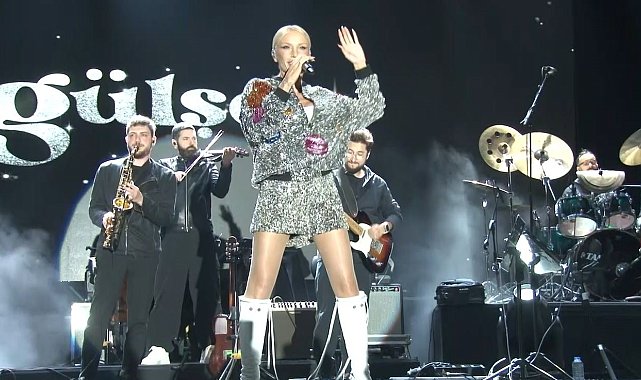 Avcılar'da 19 Mayıs kutlamasında Gülşen sahne aldı