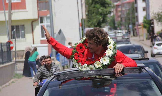 Avrupa ikincisi güreşçi memleketinde coşkuyla karşılandı