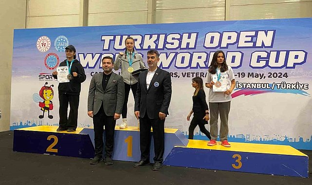 Ay Spor Kulübü'nden madalya şov