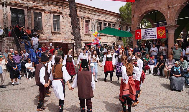 Ayvalık, Teferic ve balkan renkleriyle şenlendi