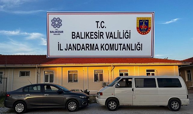 Ayvalık'ta 15 göçmen ve 2 yabancı uyruklu organizatör yakalandı