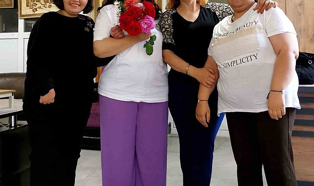 Ayvalık'ta engellilerden Anneler Günü etkinliği