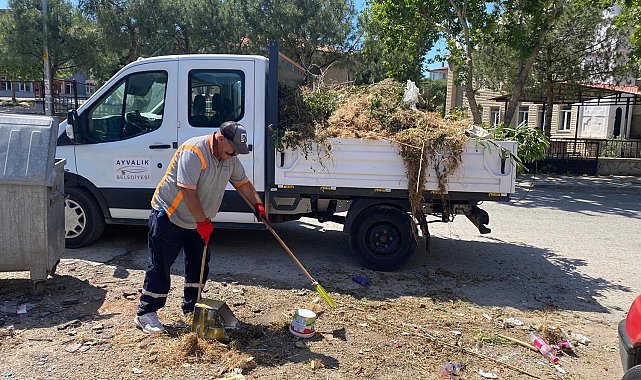 Ayvalık'ta genel temizlik yoğun tempoda devam ediyor