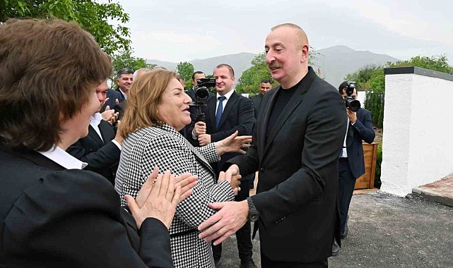 Azerbaycan Cumhurbaşkanı Aliyev, Hocalı'ya taşınan halkla bir araya geldi