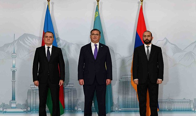 Azerbaycan ve Ermenistan Dışişleri Bakanları Kazakistan'da bir araya geldi