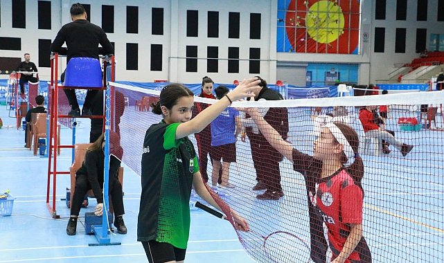 Badminton grup şampiyonası Denizli'de başlıyor