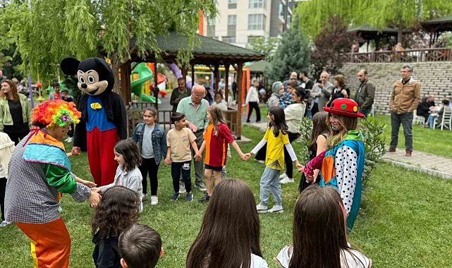 Bahar şenliği ve Anneler gününde bir araya geldiler
