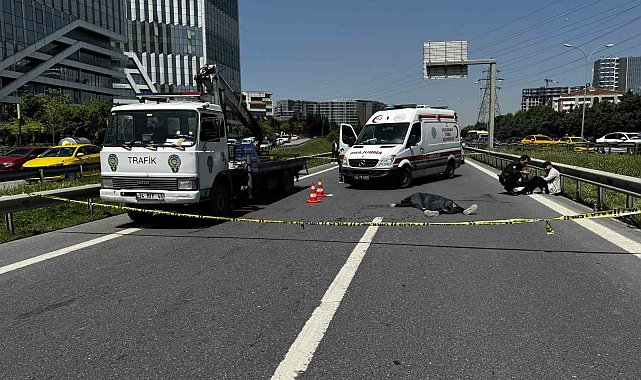 Bahçelievler'de 'makas" faciası: Motosiklet sürücüsü bariyere çarptı, arkadaşı hayatını kaybetti
