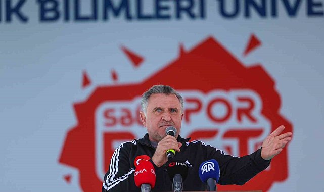 Bakan Bak: "Üniversitelerde sporu önemsiyoruz, gençlerimizin spor yapmasını istiyoruz"