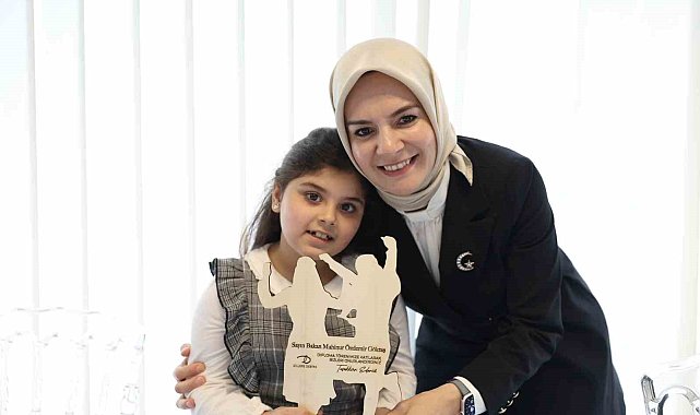 Bakan Göktaş, Brüksel'de Halkoyunları Diploma Töreni'ne katıldı