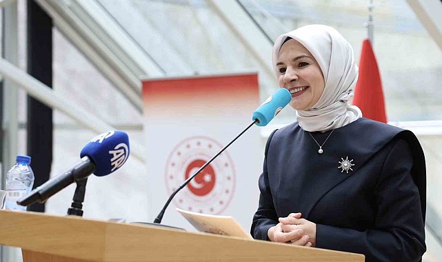 Bakan Göktaş: "Avrupa'ya Anadolu'nun hoşgörü iklimini taşıyan vatandaşlarımızın kendilerini yalnız hissetmemeleri için büyük bir gayret sarf ettik, ediyoruz"