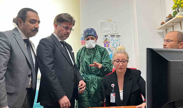 Bakan Yardımcısı Yılmaz, Eskişehir'de uygulanan Yapay Zeka ile Radyolojik Görüntü Analizi Projesi'ni inceledi