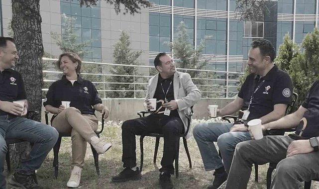 Bakanı Kacır, engelleri aşan ilk Türk uzay mühendisini tebrik etti