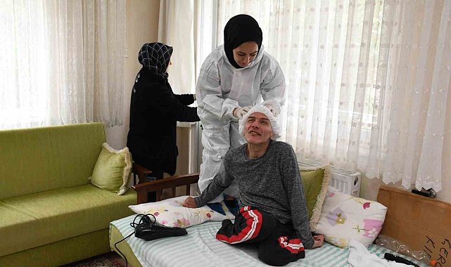 Balıkesir Büyükşehir'den evde bakım hizmeti