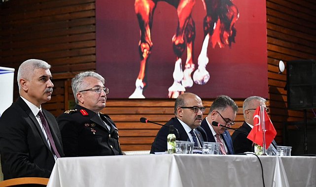 Balıkesir Valisi Ustağoğlu muhtarlar ile bir araya geldi