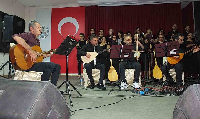Balıkesir'de doktor ve hemşirelerden Şifalı Ezgiler Konseri