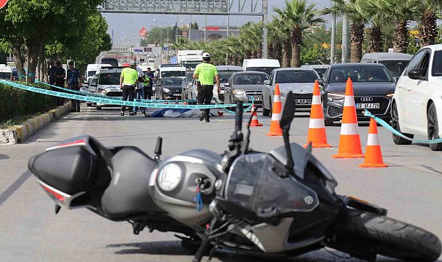 Başını kaldırıma vuran kasksız sürücüsü hayatını kaybetti