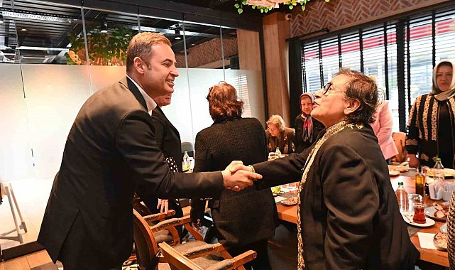 Başkan Ahmet Akın, Anneler Günü'nü kutladı