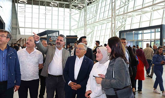 Başkan Büyükkılıç, dev istihdam fuarını ziyaret etti